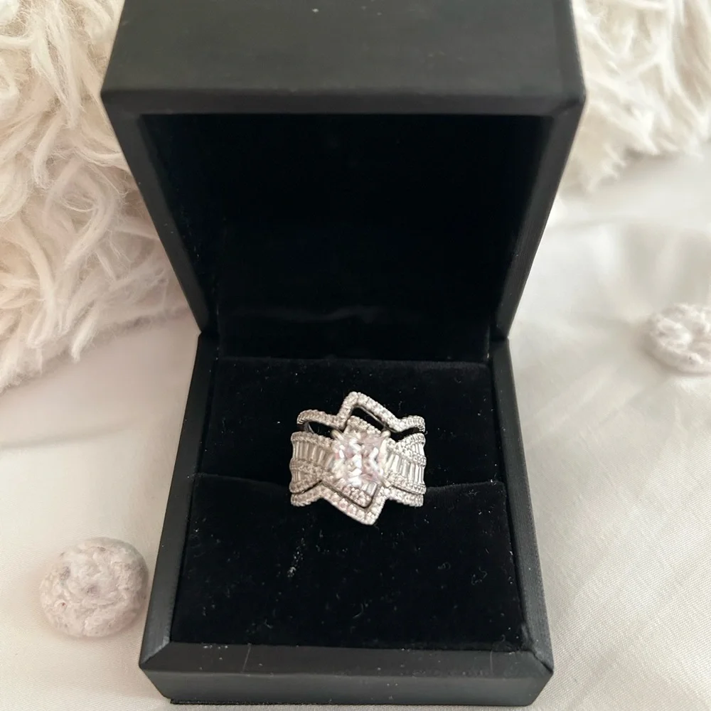 Silver Ring. - Picture 2 of 6